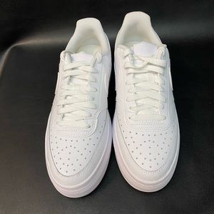 NWT/NIB Women Nike Court Vision Alta LTR size 10